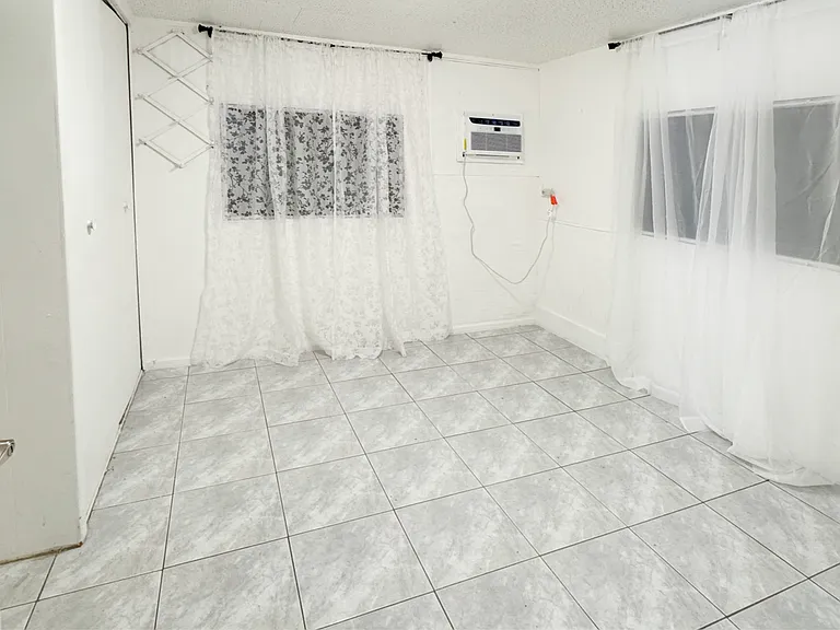 817 SW 1st Pl — Photo 10