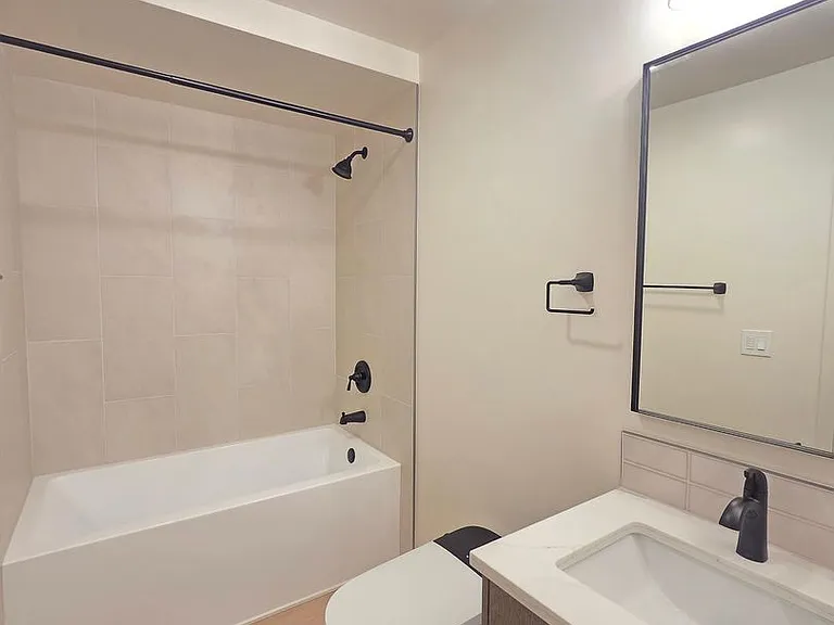 358 S Coeur D Alene St — Photo 10