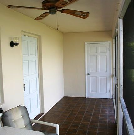 Screend porch & Entry