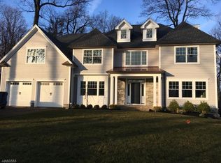 70 Lenape Ln, Berkeley Heights, NJ 07922