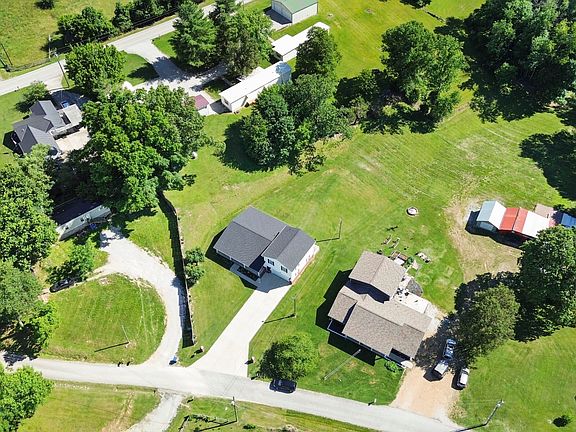 4th image of 75 Munsey Ln