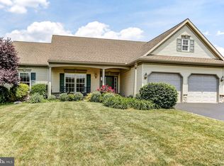 901 Walnut Crest Dr, Lebanon, PA 17046