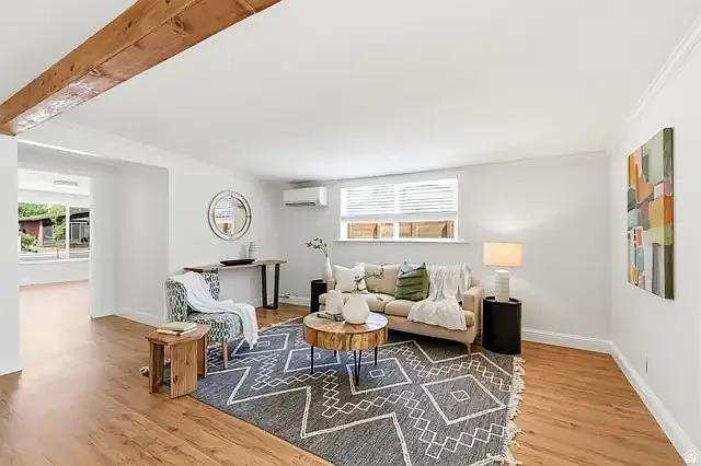 2 bed, 1000 sqft, $1,500 — Photo 2