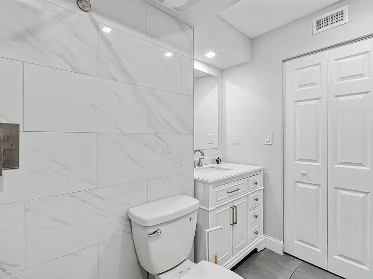 51 Island Way #411 — Photo 12