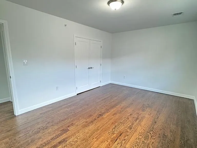 457 Home Ave #2 — Photo 3