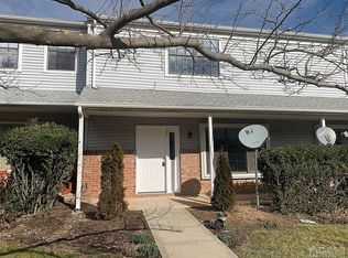 26 Aspen Dr, North Brunswick, NJ 08902