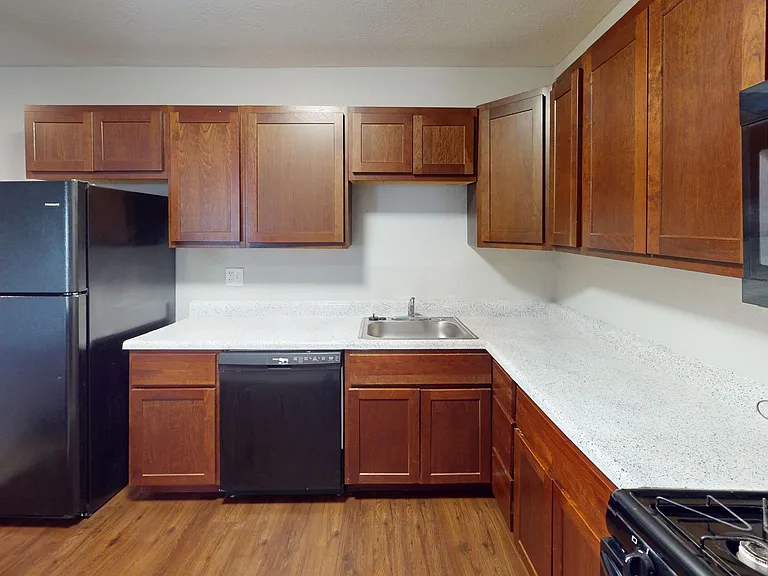 Garden Pointe Apartments — Photo 20