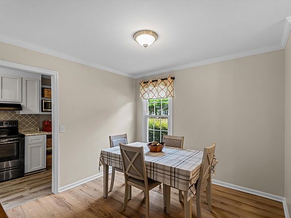 3rd image of 125 Weston Watch Rd