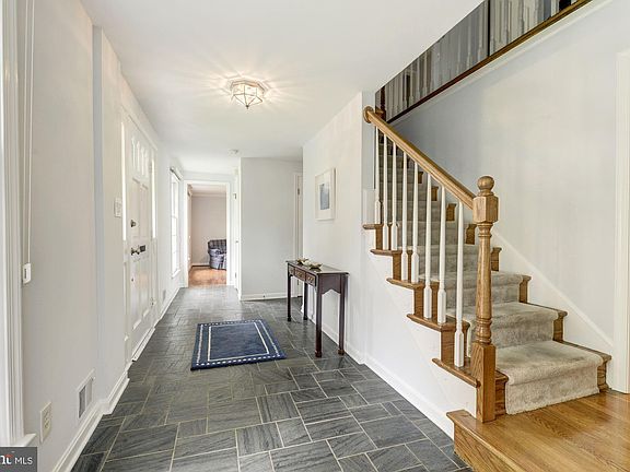 3rd image of 1310 Fallsmead Way