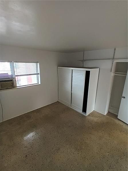 1st image of 823 SW 25th St