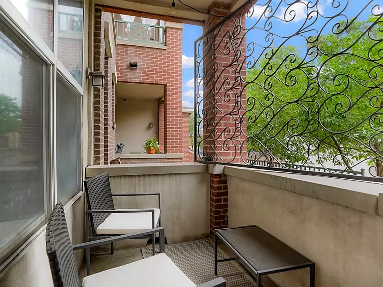 1727 N Pearl St #104 — Photo 19