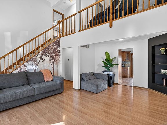 3rd image of 805 Addleman St