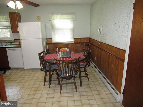 5th image of 109 Woodland Ave