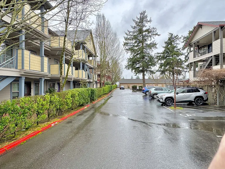 9837 NE Irving St #301 — Photo 16