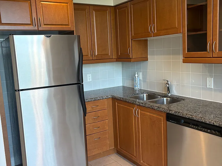 1101 Leslie St #1106 — Photo 4