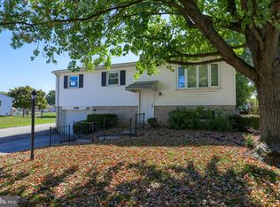 2506 Willapa Dr, Dover, PA 17315