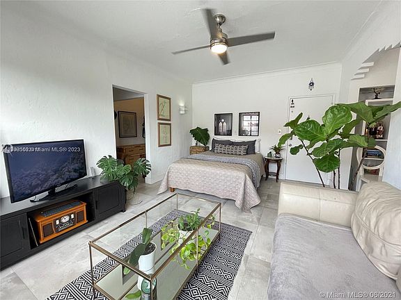 2nd image of 1611 Euclid Ave APT 11