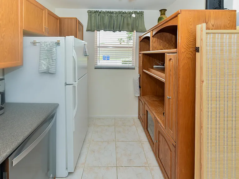 166 Lake Carol Dr — Photo 6