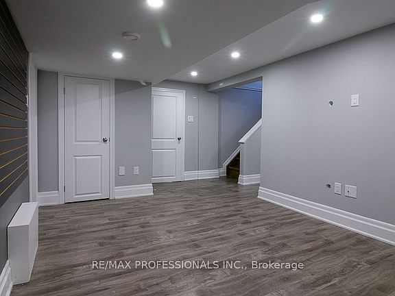 3rd image of 7 Sedgebrook Cres