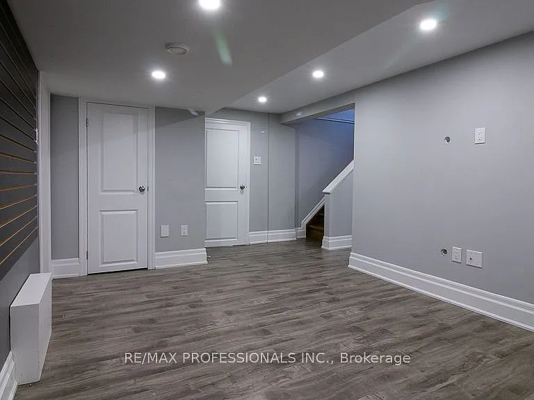 7 Sedgebrook Cres #LOWER — Photo 3