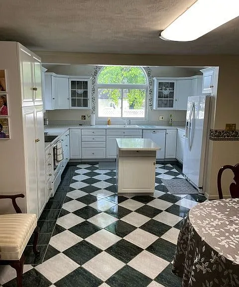 35 Dibiase St — Photo 3