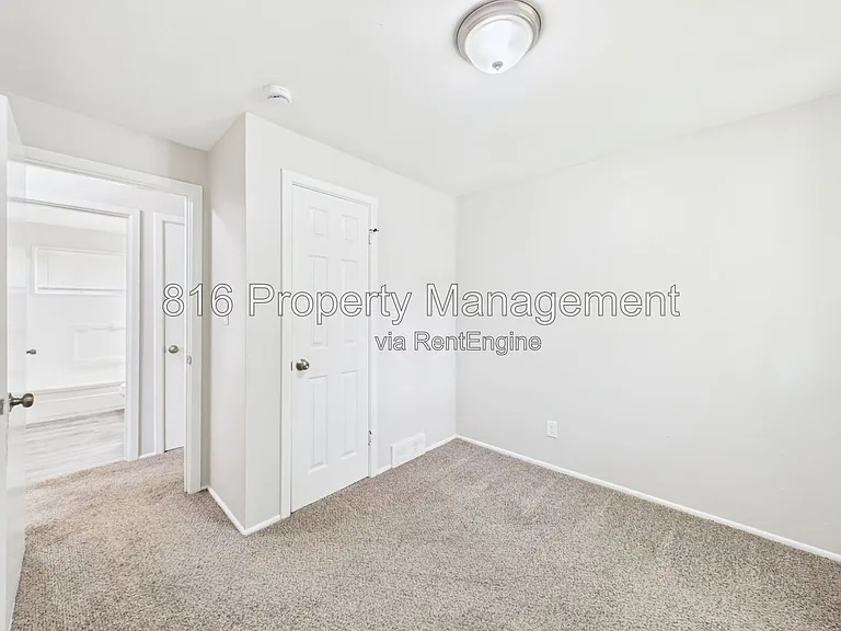 8511 Crystal Ave — Photo 14