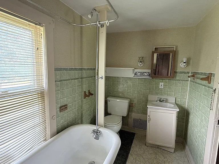 85 Shaefer St — Photo 8