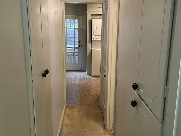 725 Elmwood Dr — Photo 8