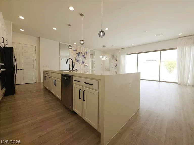 7562 Desert Rhyolite St — Photo 6