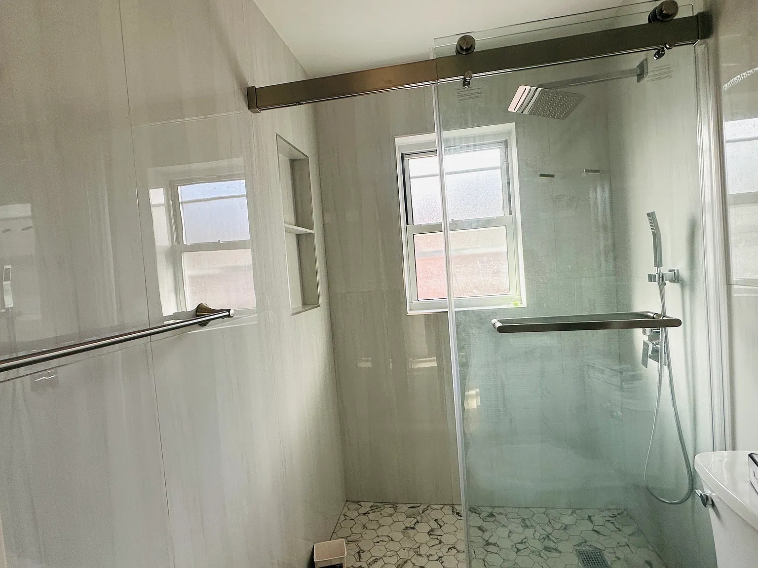 2 bed, 800 sqft, $3,000 — Photo 3