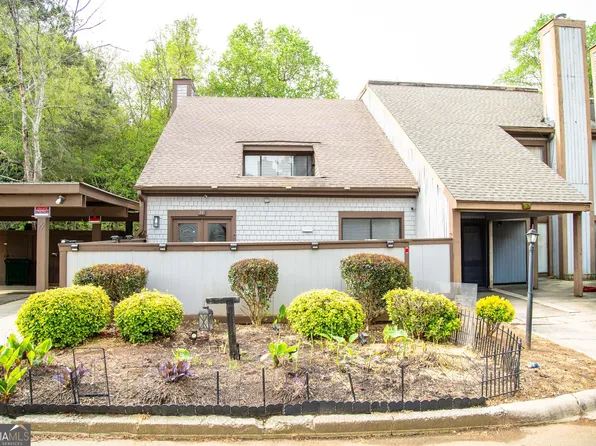 77 Willowick Dr, Lithonia, GA 30038