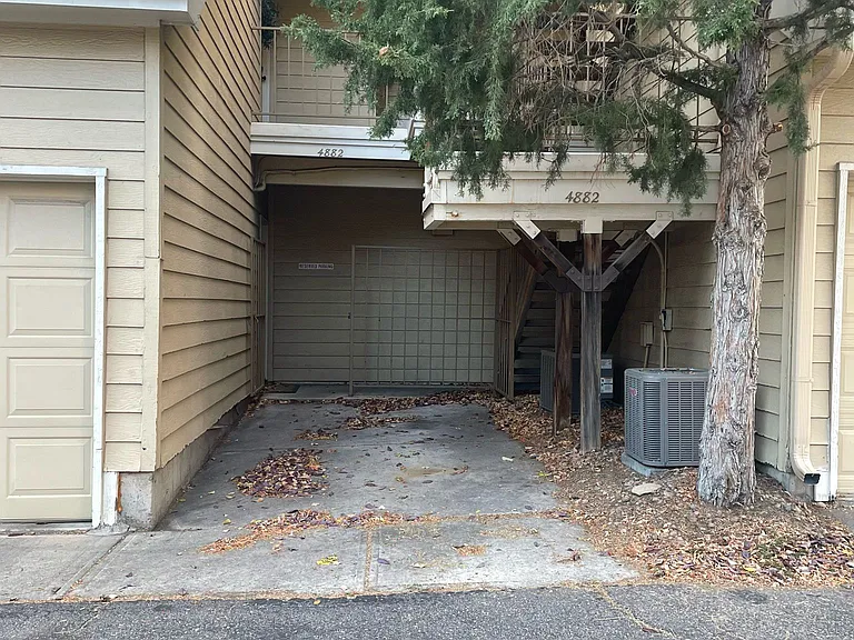 4882 E Kentucky Ave #F — Photo 32