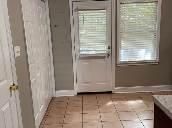 385 Old Epps Bridge Rd APT 26, Athens, GA 30606