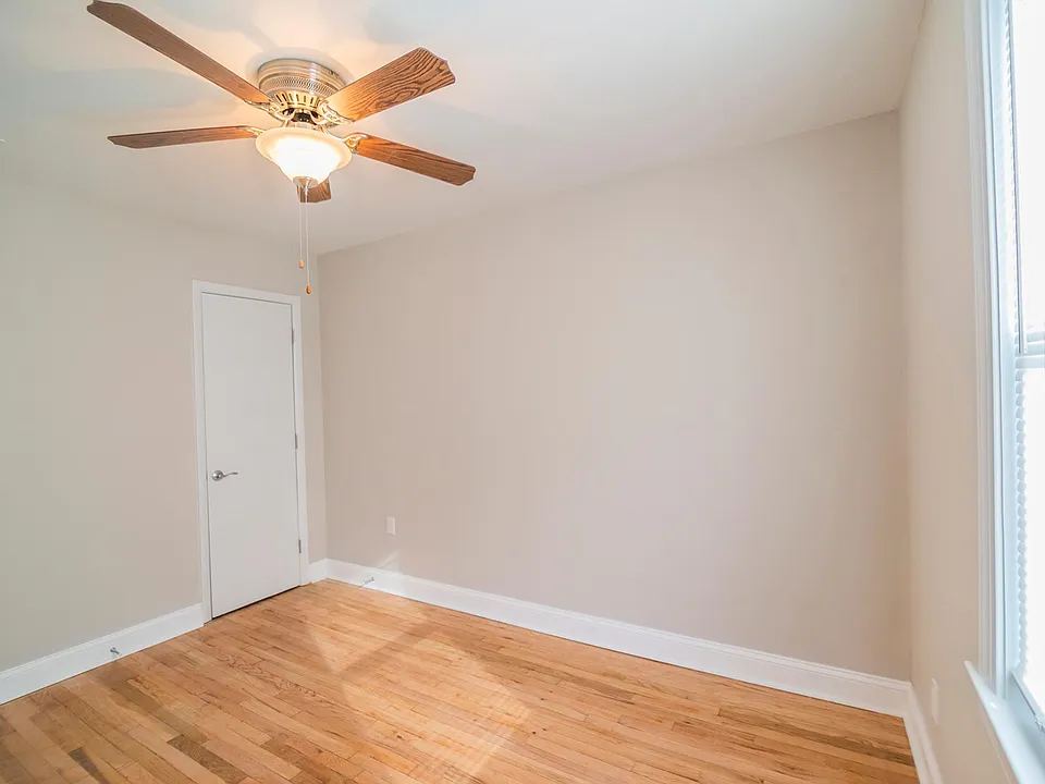 Large bedroom 2