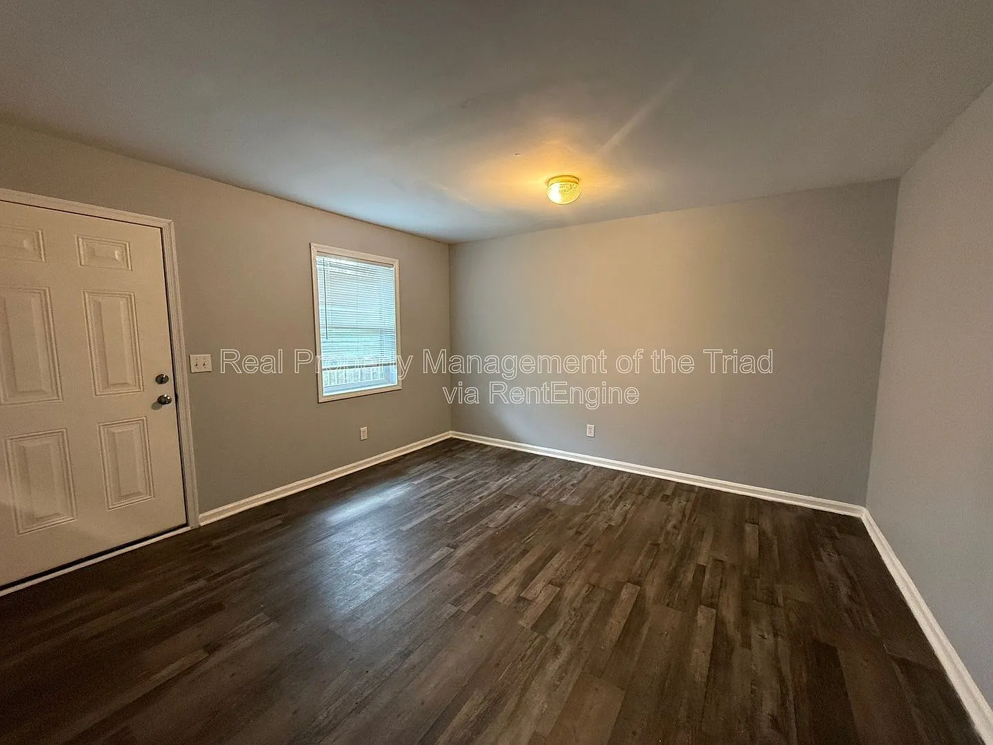 2 bed, 1.0 bath, 840 sqft, $775 — Photo 2