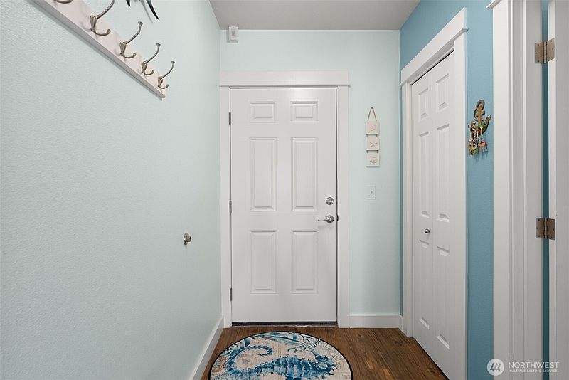 5th image of 401 Westport View SW #303