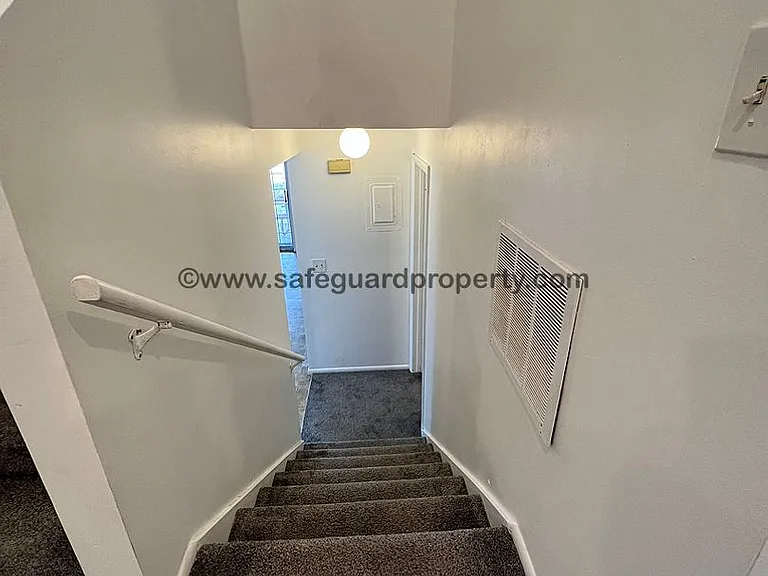 1906 E Jeremy Ct — Photo 17