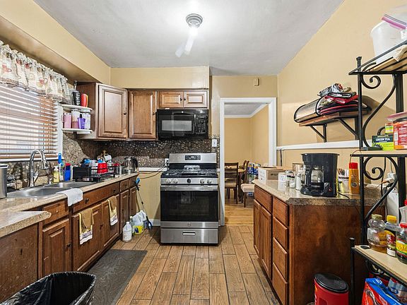 5th image of 3423 Given Ave