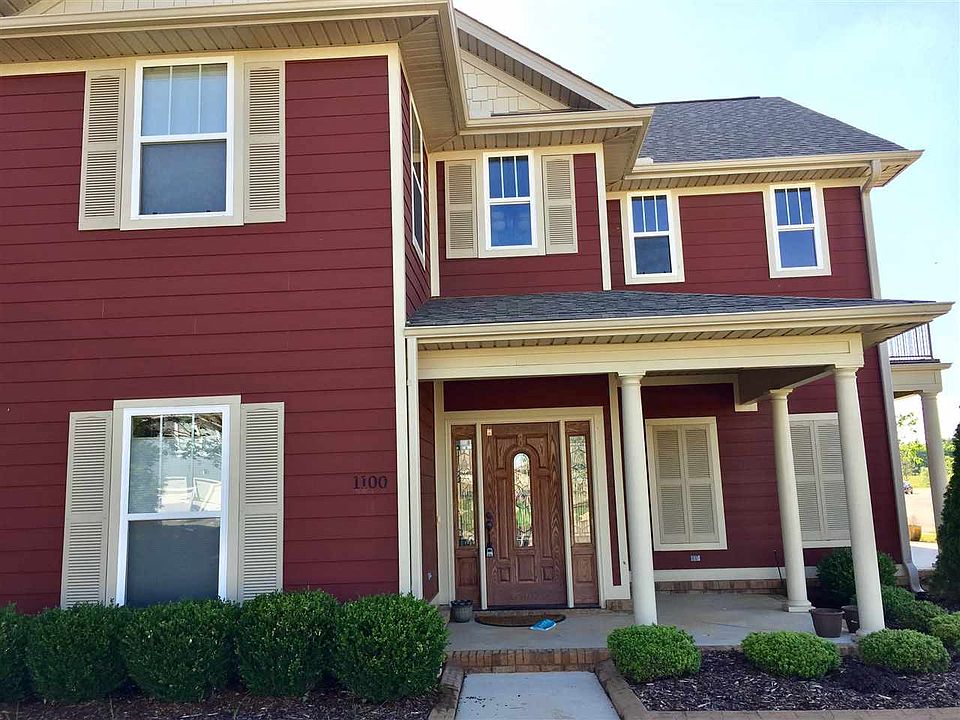 1st image of 1100 Pegasus Dr NW