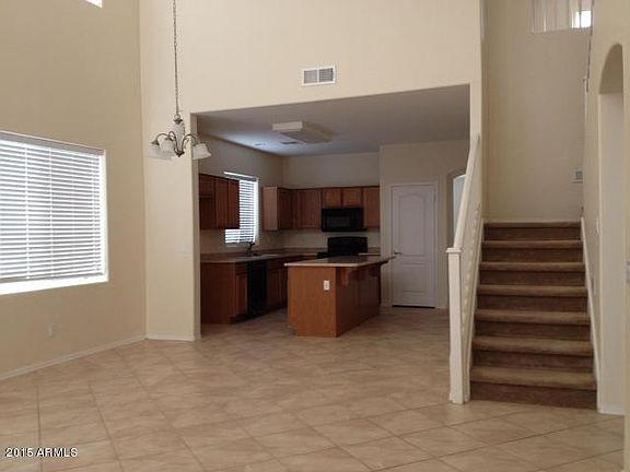 3rd image of 44411 W Oster Dr