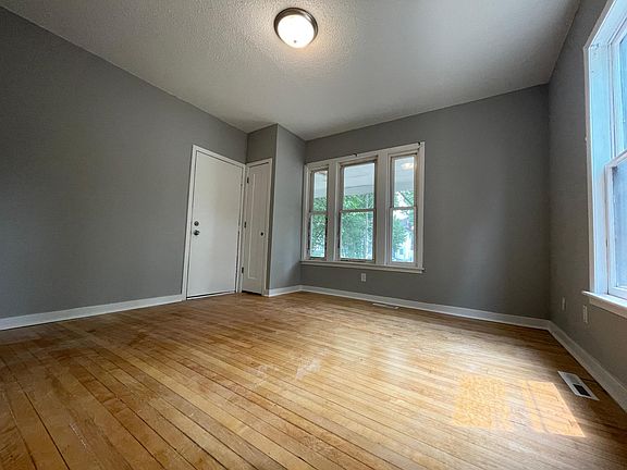 5th image of 2408 Polk St NE #1