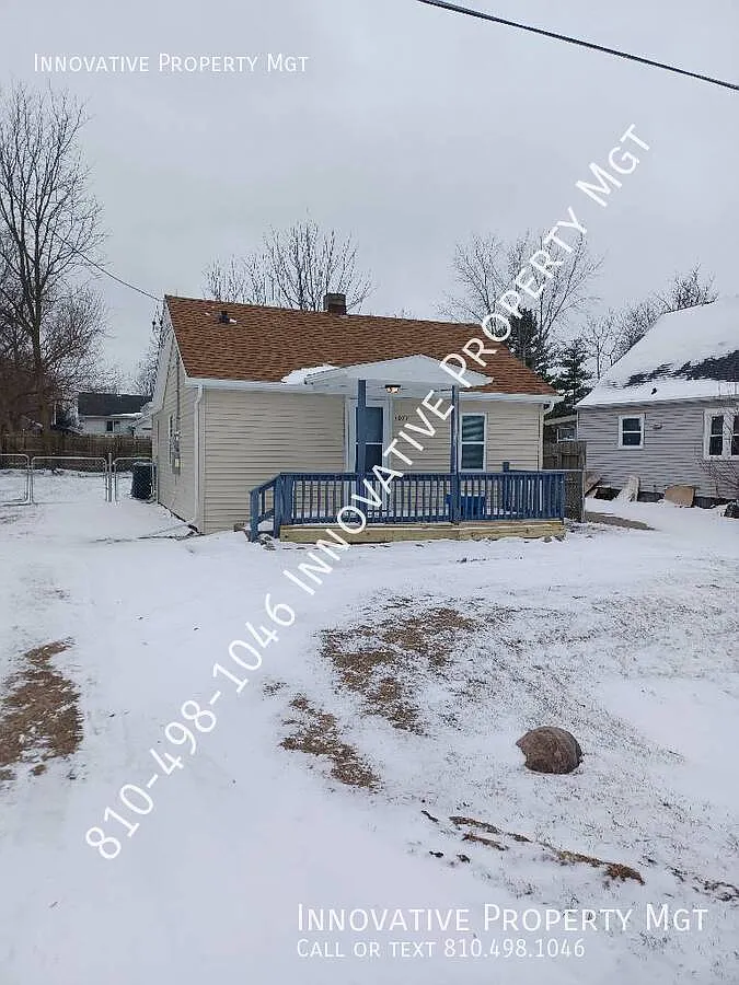 1077 W Bergin Ave photo 1