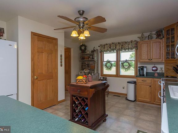 4th image of 261 Drakes Marsh Dr