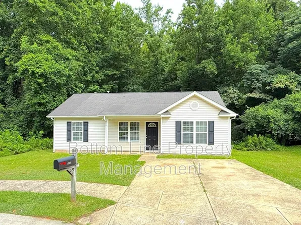 5211 Windy Valley Dr, Charlotte, NC 28208