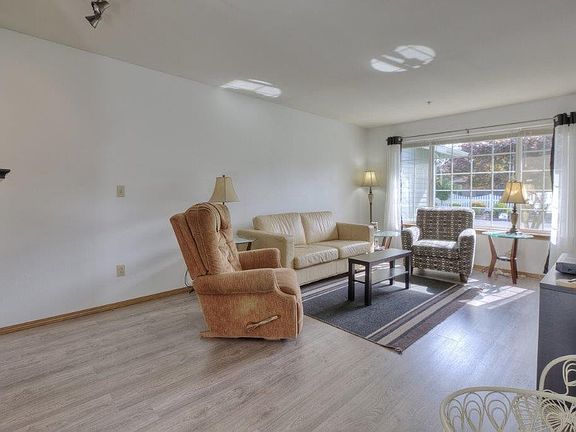 5th image of 1811 F St SE APT 16