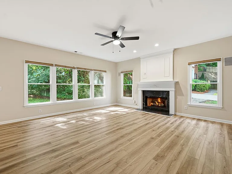 174 Ennisbrook Dr SE — Photo 22