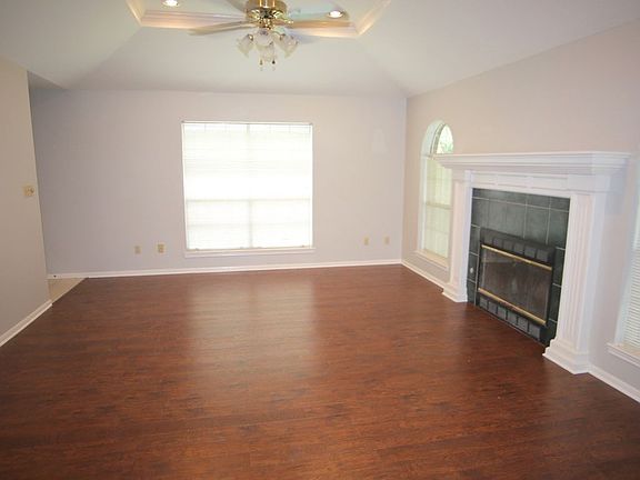 3rd image of 219 S 5th 1/2 St
