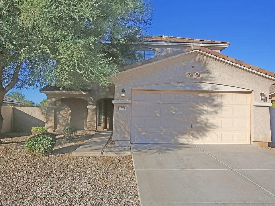 1072 S 166th Dr