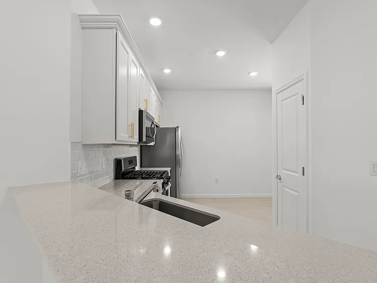 25929 Bimini Sands Ct — Photo 35