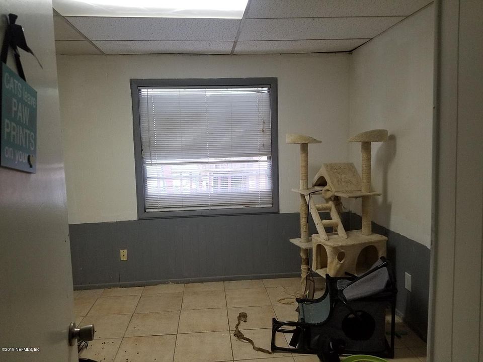 2nd image of 6214 Syringa Ln